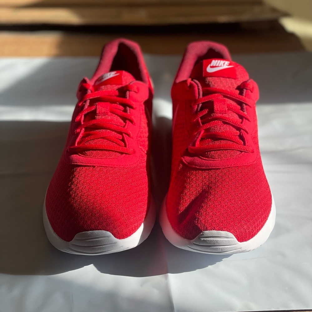 Nike tanjun red new in original box - Picture 4 of 4